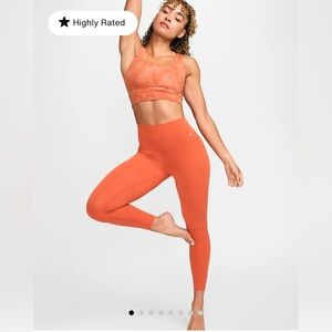 Nike Zenvy
Women's Gentle-Support High-Waisted 7/8 Leggings